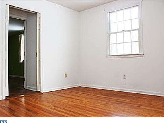 4th image of 3325 Sylvan Dr