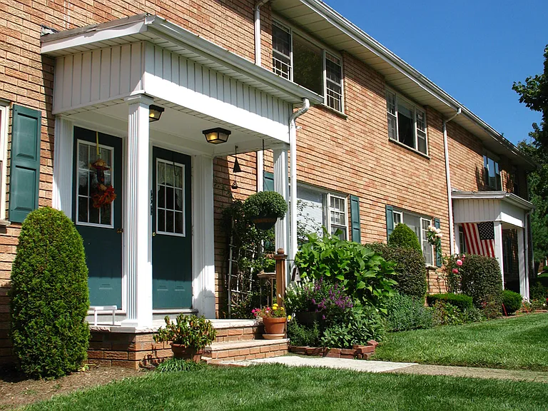 Berdan Court — Photo 9