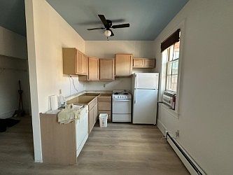 3rd image of 908 Cedar Ave APT 5
