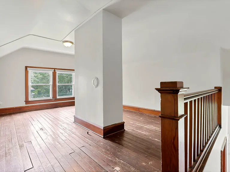 294 Wyandotte Ave — Photo 16