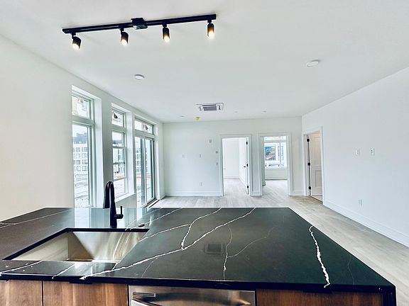 5th image of 1801 N 2nd St #501