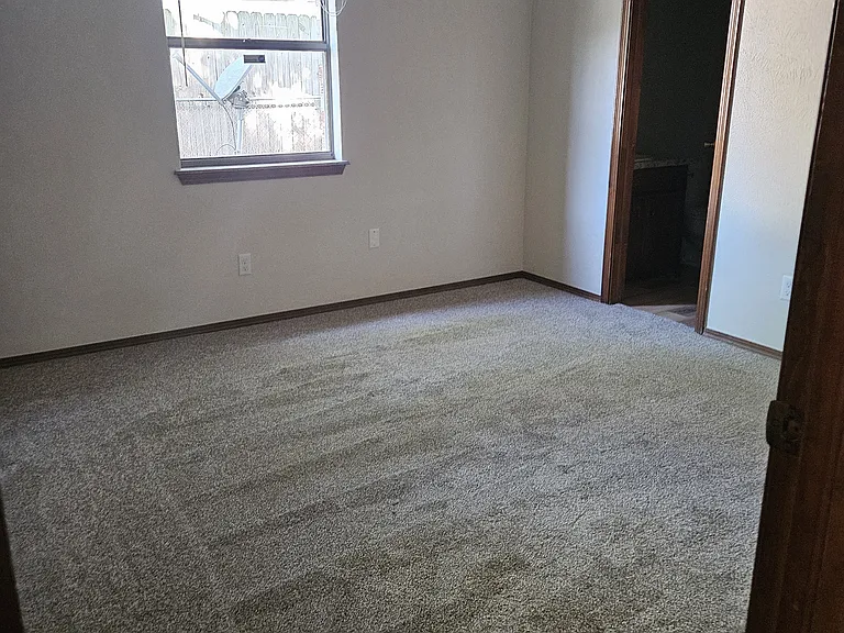 2705 Martin Ln — Photo 3