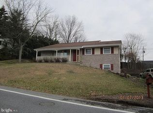 1017 Nissley Rd, Lancaster, PA 17601