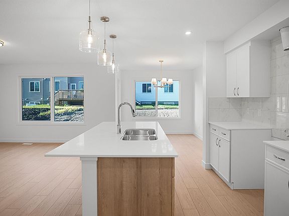 5th image of 19 Emmett Way