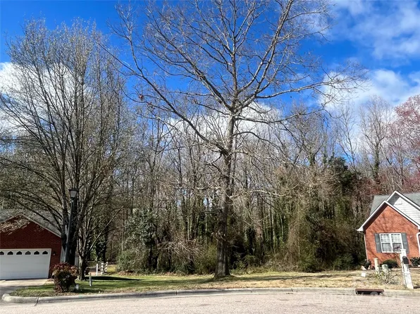 570 Marigold Dr, Kannapolis, NC 28083