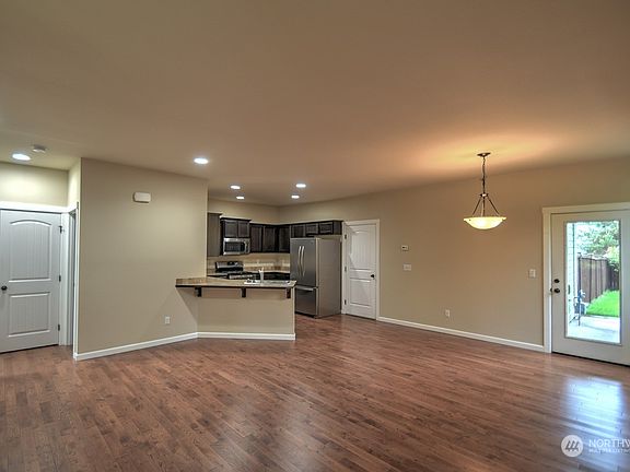 5th image of 4612 Greenwood Drive SW