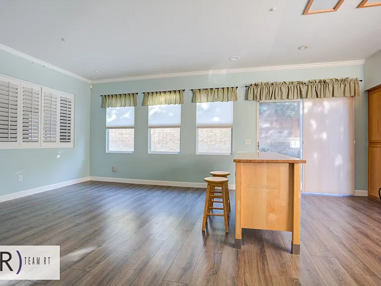 15984 Paul Ct — Photo 8