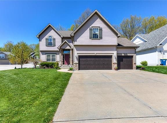 3rd image of 1028 Redwood Ln