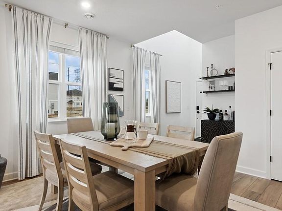 2nd image of 3013 Basswood St