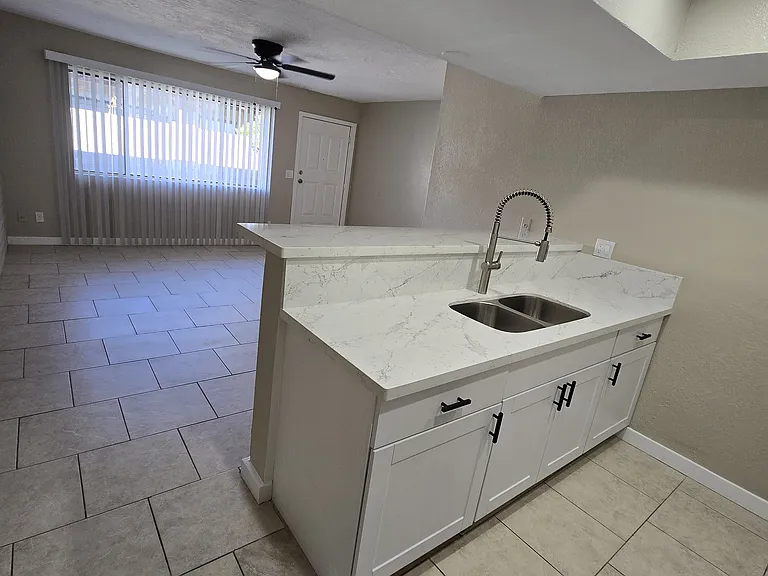 82 W Southern Ave #A — Photo 4