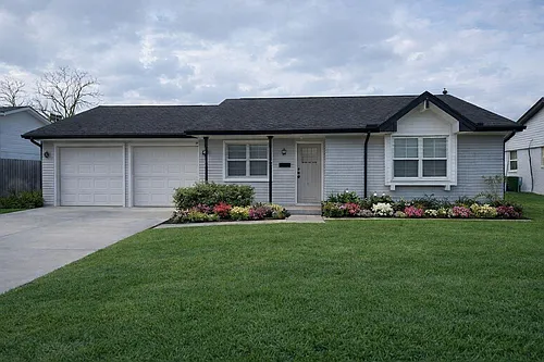 3822 Ebbtide Dr Photo 1