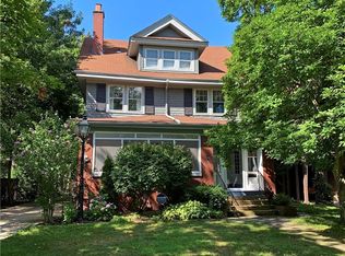 2787 Scarborough Rd, Cleveland Heights, OH 44118