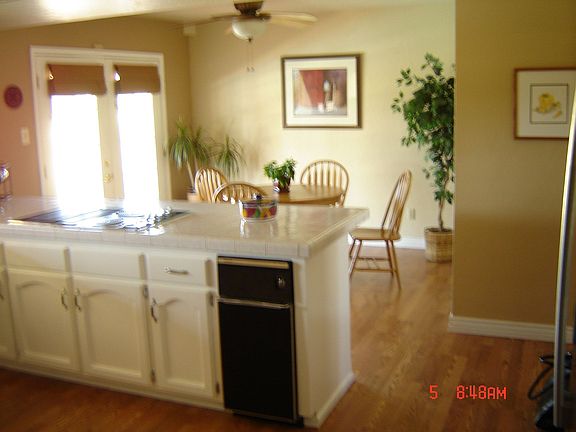 Cozy breakfast nook