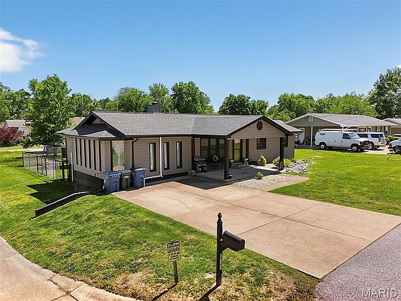 3rd image of 622 Idaho Dr