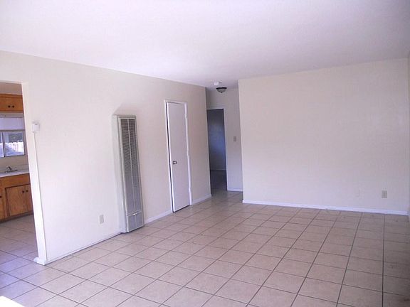 3rd image of 565 E Mead St