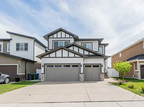 7 W Waterford Hts, Chestermere, AB T1X 2M7