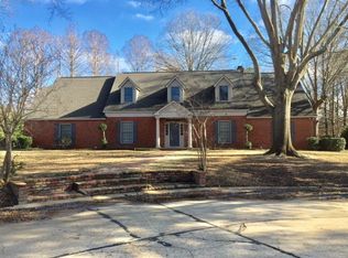 2054 Audubon Pl, Greenville, MS 38701