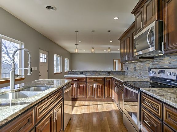 5th image of 20888 Ellington Ave