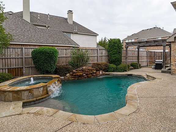 2nd image of 5909 Woodwind Dr
