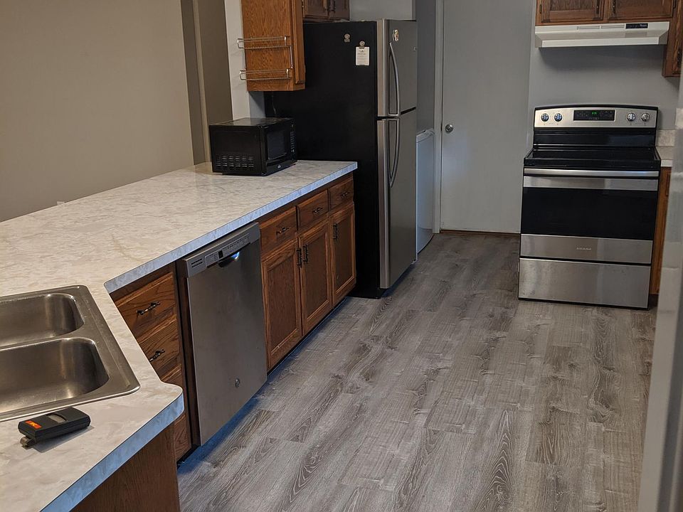 2nd image of 526 Christina St