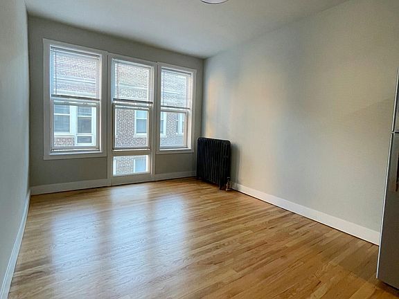 4th image of 1006 W Loyola Ave #3S