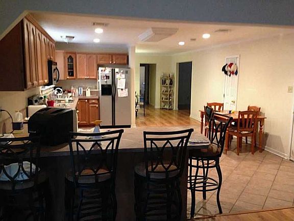 5th image of 2200 Gallant Dr