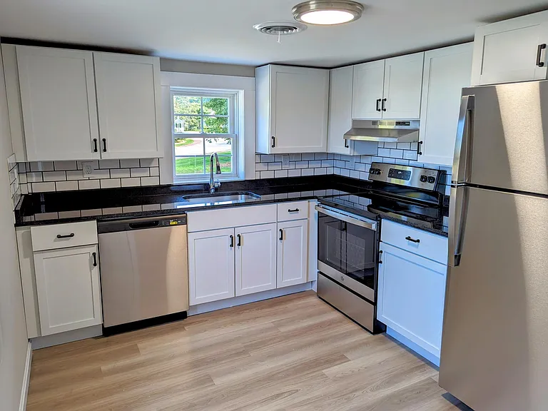47 Exeter Rd #B — Photo 6