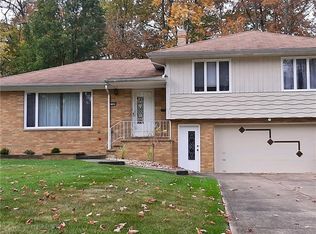 7628 Green Valley Dr, Parma, OH 44134