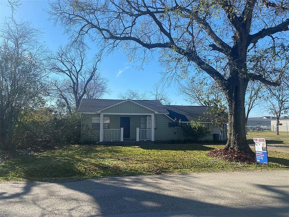 1st image of 2434 Oleander Dr