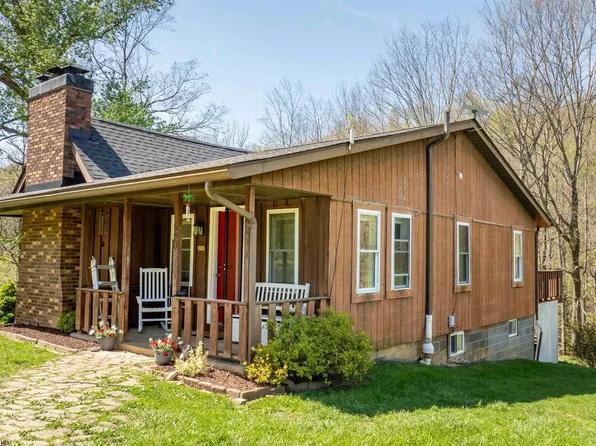 690 Cobun Creek Rd, Morgantown, WV 26508