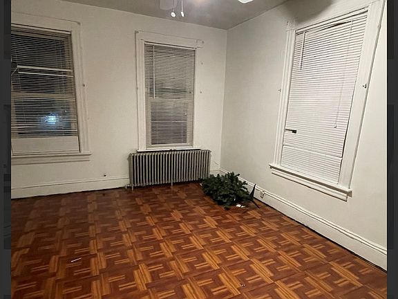 3rd image of 16 Prairie Ave #3
