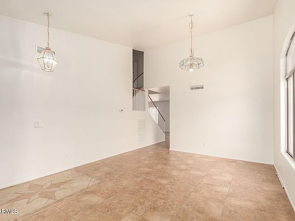 4th image of 16762 W Taylor St