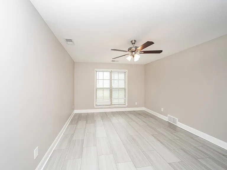 7200 Kingcrest Rd — Photo 9