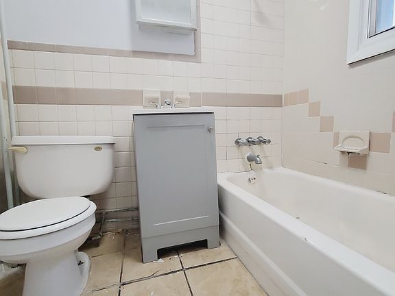 5th image of 34 Clerk St #1E