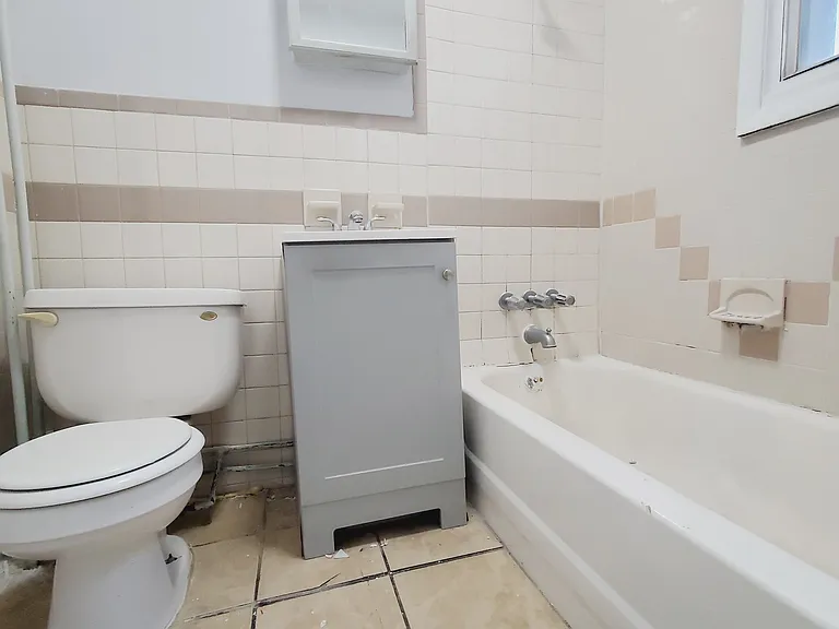 34 Clerk St #1E — Photo 5