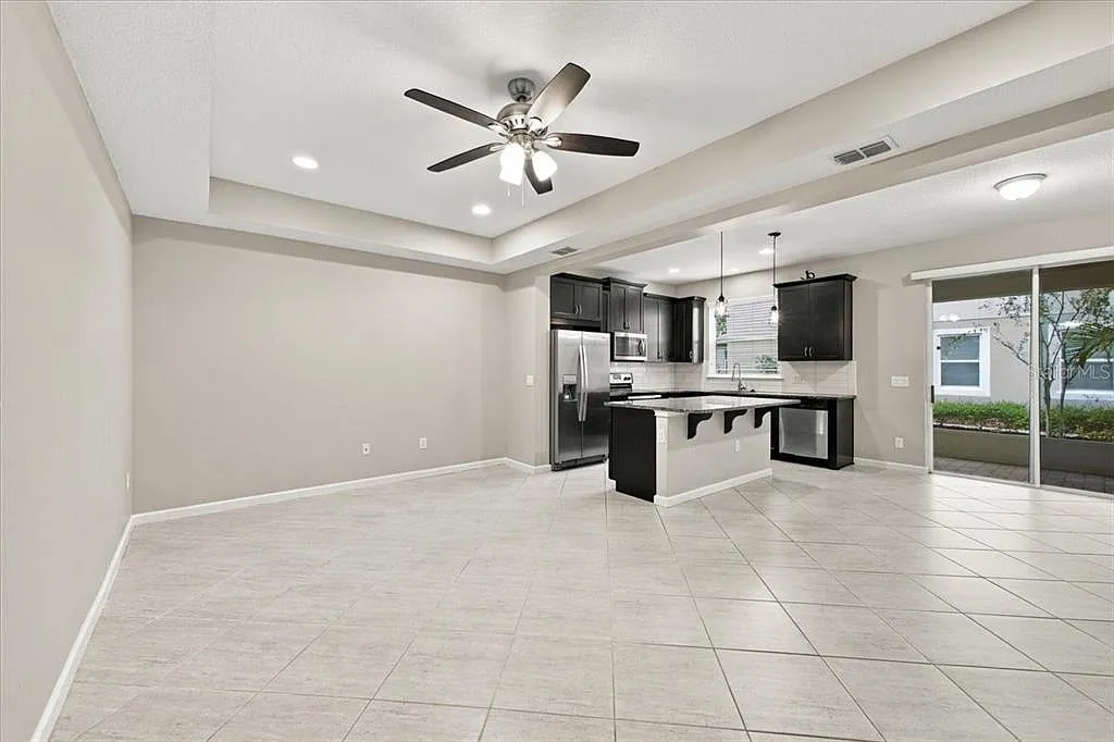 3 bed, 2.5 bath, 1666 sqft, $2,500 — Photo 2