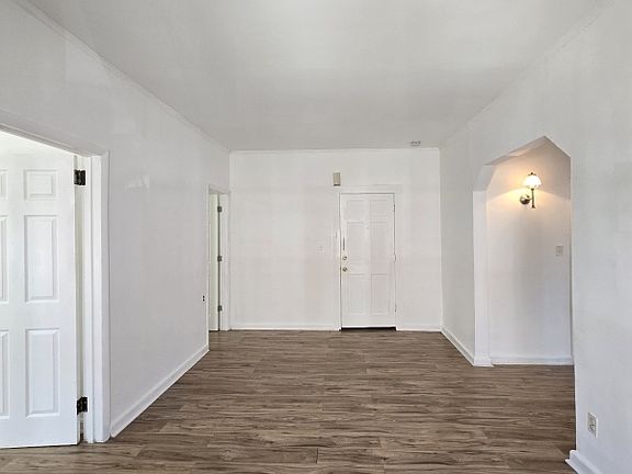 3rd image of 551 Franklin Ave #2R