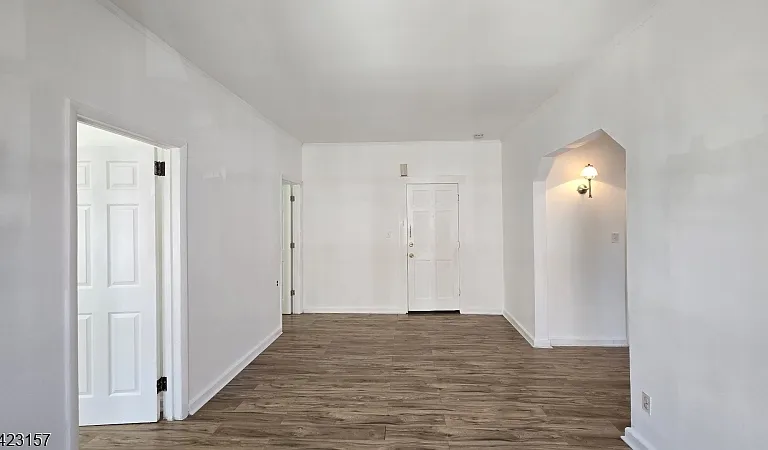 551 Franklin Ave #2R — Photo 3
