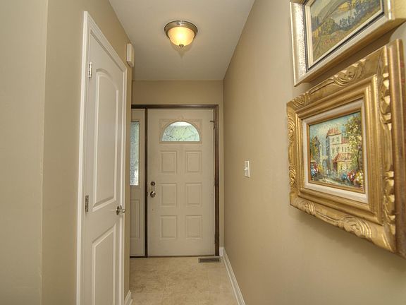 2nd image of 421 Robinhood Dr