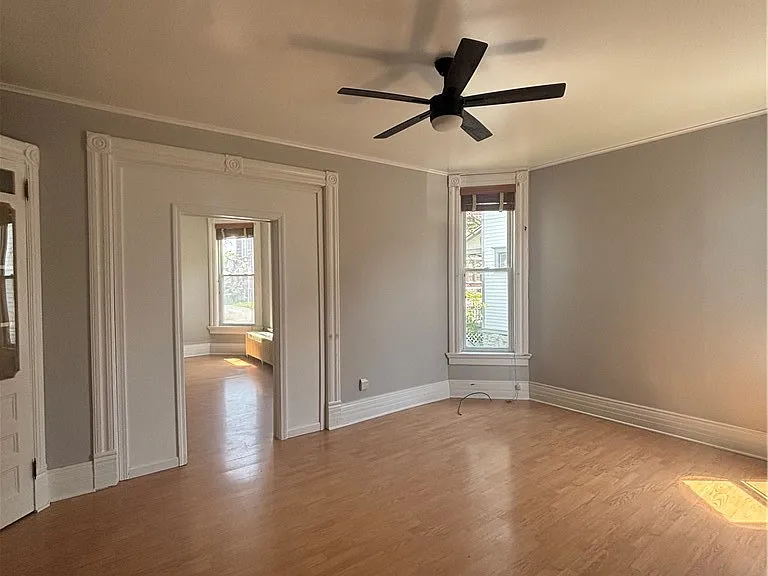 117 N School St — Photo 8