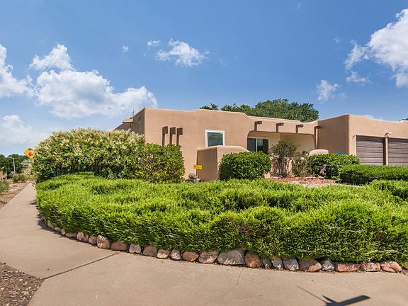 2nd image of 2901 Camino De Los Caballos
