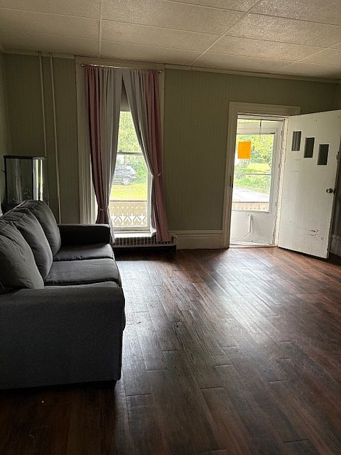 Front Entry into Family Room