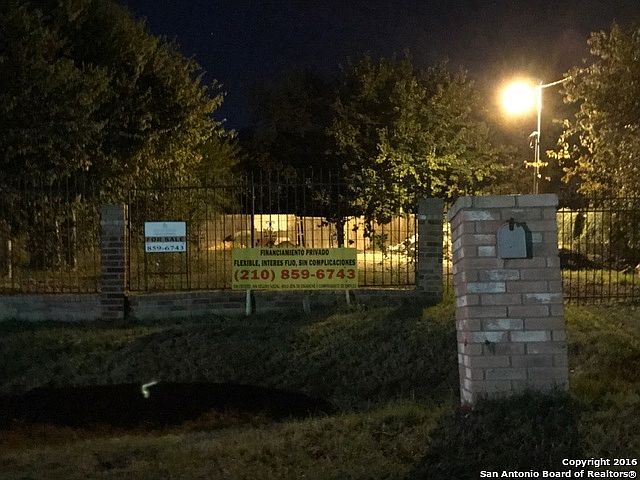 1st image of 902 Rockwell Blvd
