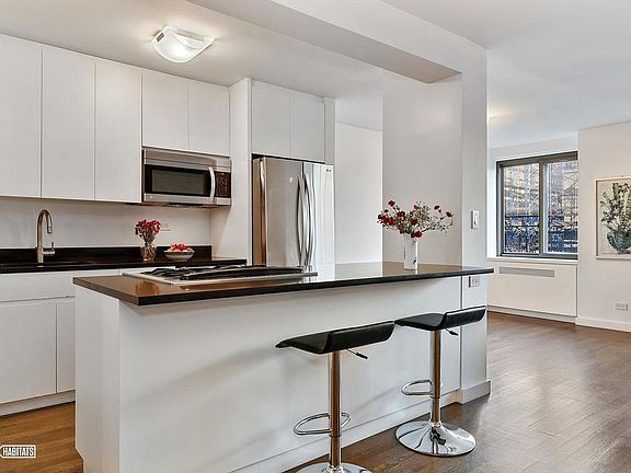 3rd image of 420 E 64th St APT E7h