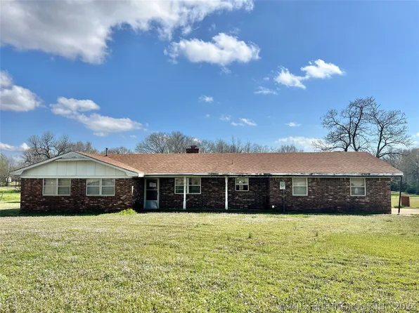 902 S Skyline Dr, Stigler, OK 74462