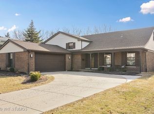 3127 N Windsor Dr, Arlington Heights, IL 60004