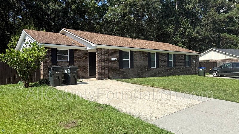 1st image of 123 Woodduck Dr #A