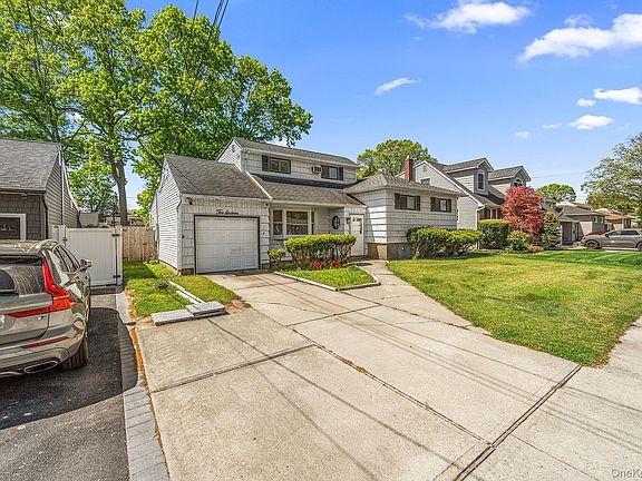 3rd image of 216 Oak Street