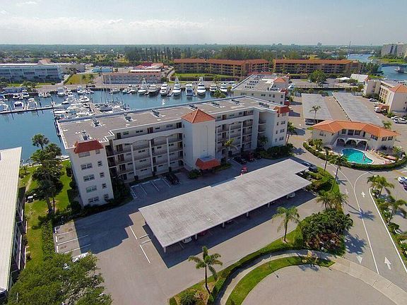4th image of 29 Yacht Club Dr APT 303