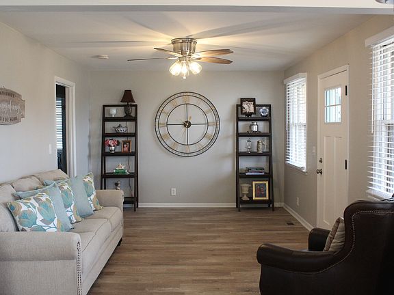 3rd image of 4805 Whittier Dr